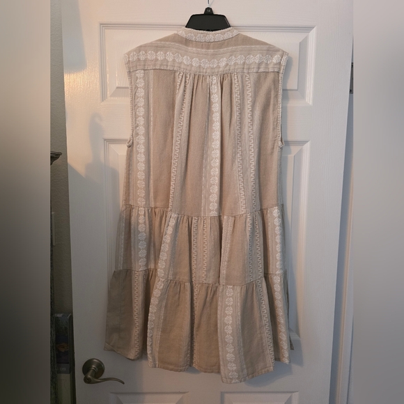 Uncle Frank Sleeveless Beige and White Tiered Dress - Picture 2 of 6